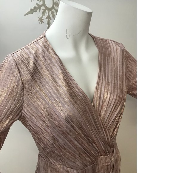 Le Chateau  Champagne Blush Rose Gold Bodycon  Wrap Formal cocktail dress - Picture 3 of 4